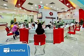 Phí Rút Tiền Mặt Thẻ Tín Dụng Techcombank